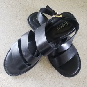 Born sandals